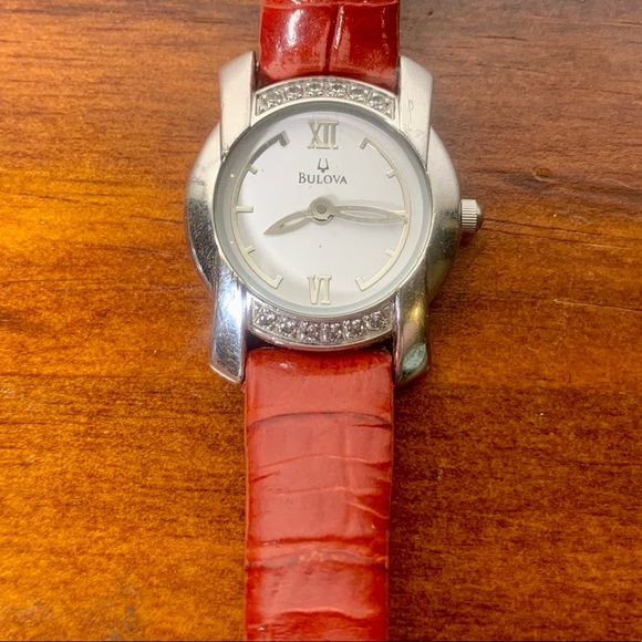 Bulova women’s watch with red leather band - Picture 4 of 7